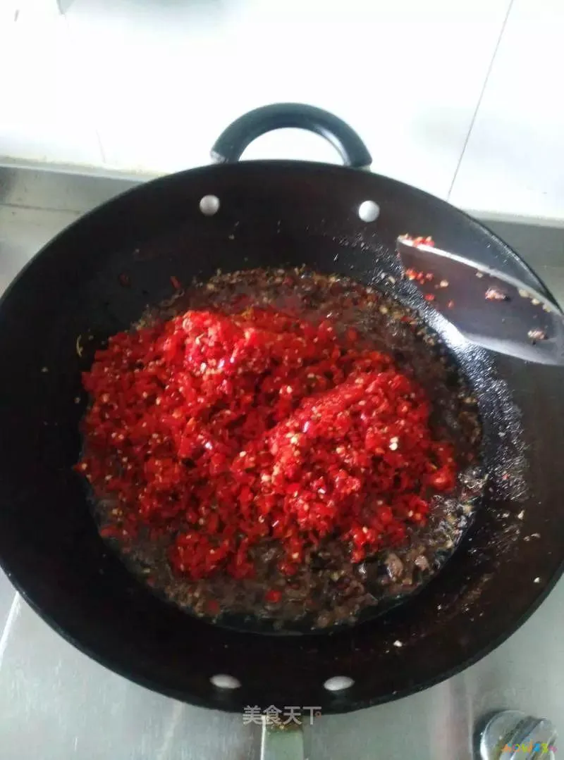 辣椒牛肉酱的家常做法_东北辣椒鸡蛋酱的做法_家常杂酱面的酱做法与配料