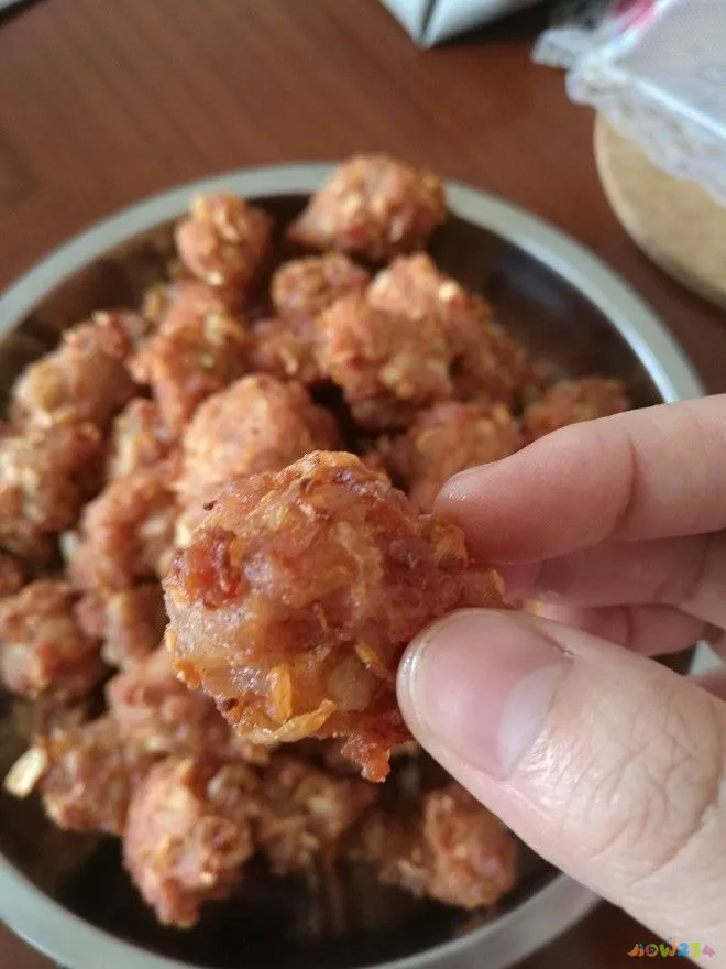 炸鱼块的家常做法_怎样炸鱼块家常做法_家常炸丸子