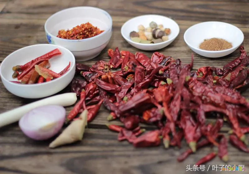 辣椒油的家常做法_腌青辣椒家常做法_山药辣椒木耳的做法大全家常做法