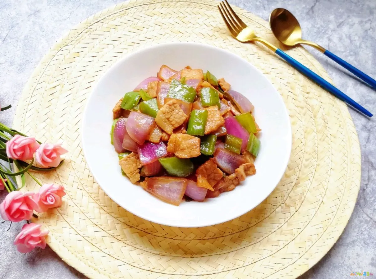 羊肉炒洋葱木耳的做法大全家常做法_家常洋葱炒肉_青椒炒洋葱的做法大全家常