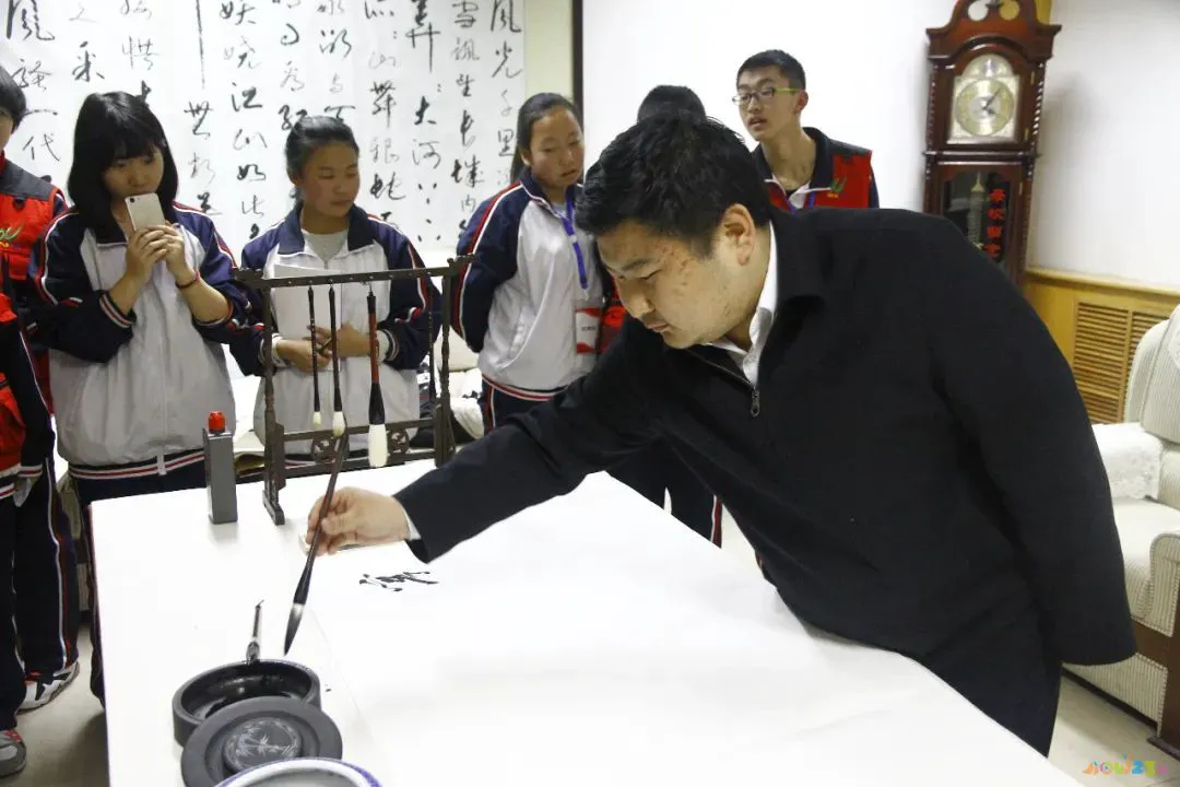 面的哨子怎么做简单又好吃_哨子面的家常做法_如何做面哨子