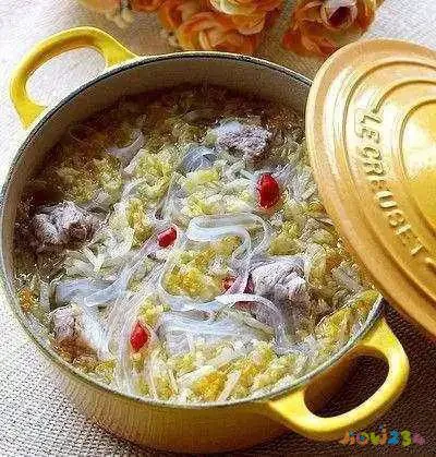 排骨烩酸菜的家常做法_酸菜炖粉条的做法家常_排骨炖酸菜家常做法
