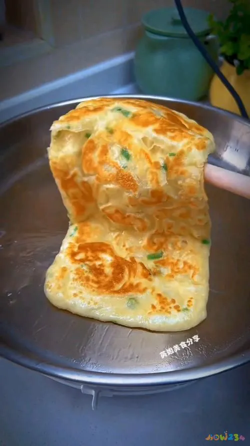 家常葱花饼的做法_家常饼葱花饼怎样烙才松软_家常饼葱花饼的做法