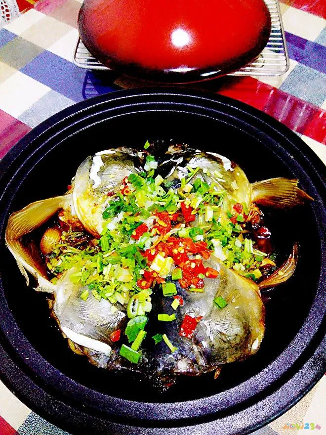 塔吉锅版剁椒鱼头