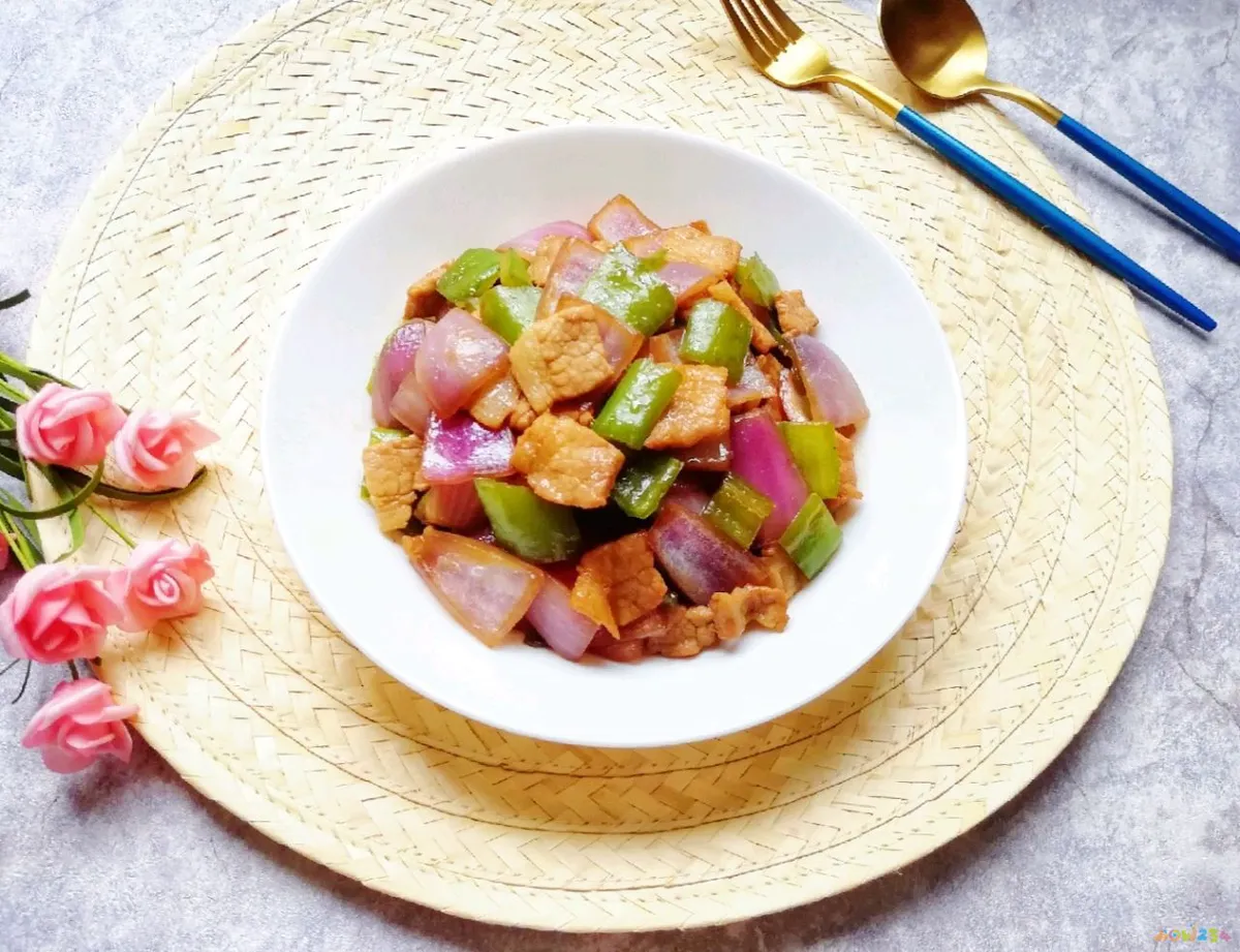 青椒炒洋葱的做法大全家常_家常洋葱炒肉_羊肉炒洋葱木耳的做法大全家常做法