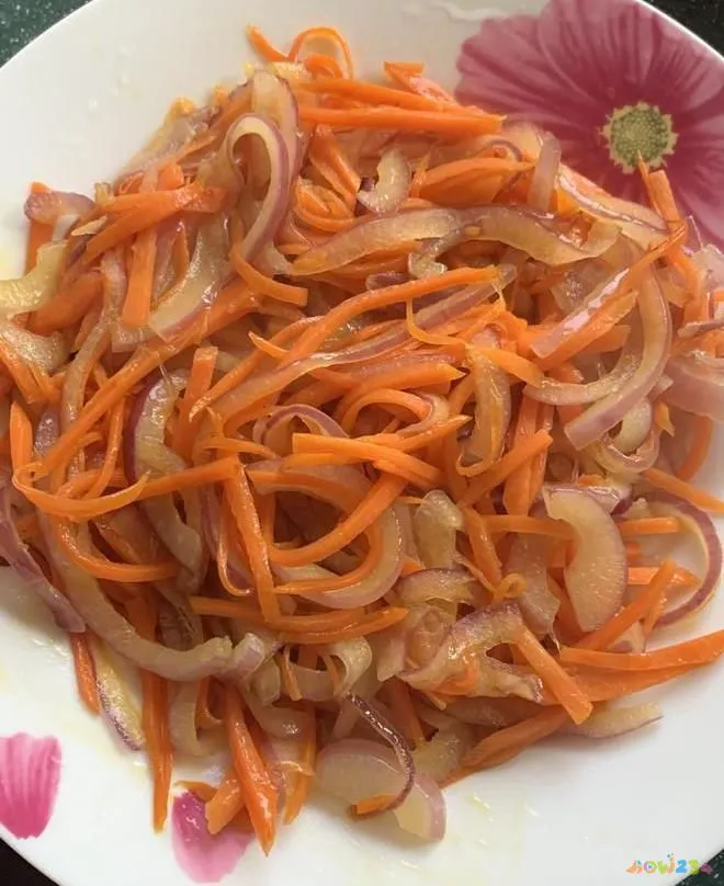 洋葱炒家常做法大全_炒洋葱的家常做法_洋葱炒家常做法窍门