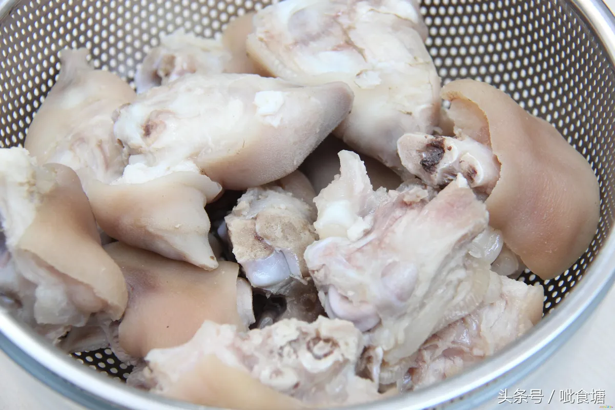 酱猪蹄咋做_酱猪蹄的家常做法_家庭酱猪蹄的做法