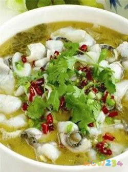 酸菜鱼汤的家常做法_家常黑鱼汤的做法_清汤酸菜乌鱼汤的做法