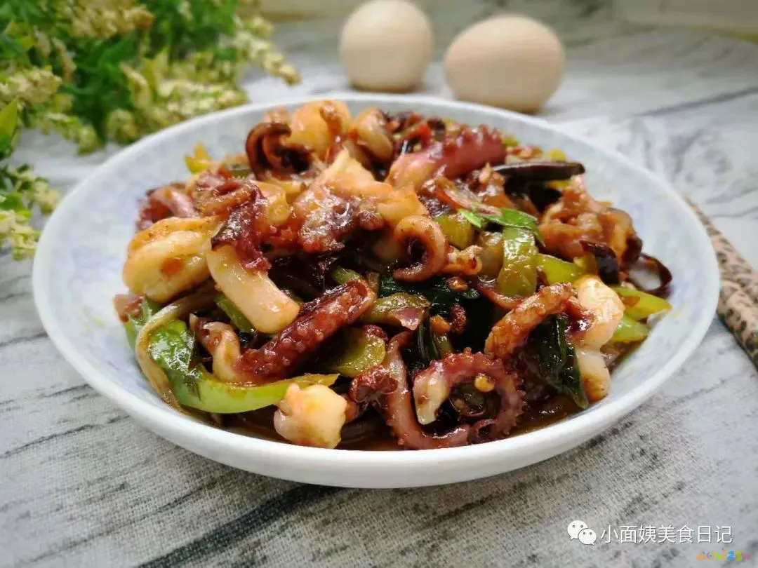 家常鱿鱼炒韭菜的做法_鱿鱼炒韭菜的做法_鱿鱼炒韭菜的做法大全窍门