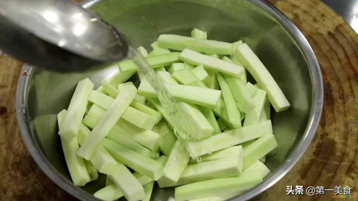 茄子家常做法大全_茄子家常做法_风味茄子家常做法