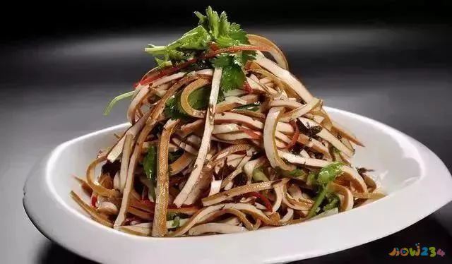 白菜家常做法焖饼视频_白菜焖饼的家常做法_白菜家常做法焖饼怎么做