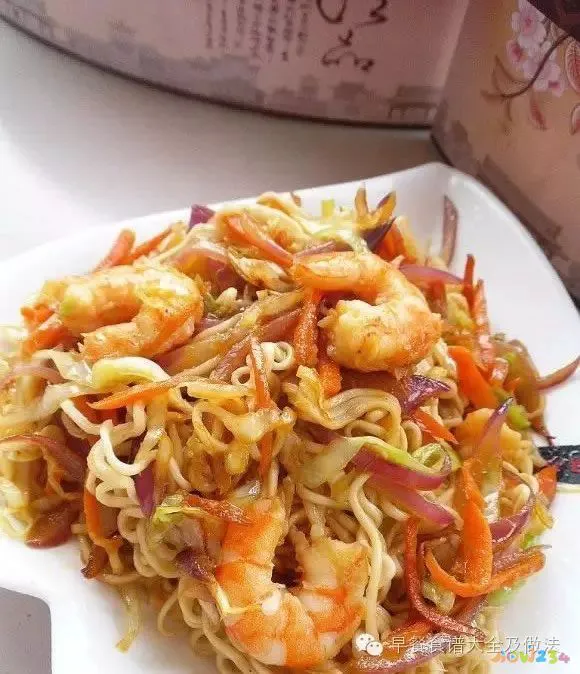 素炒面的家常做法_鱼香肉丝炒面的家常做法_西红柿炒面的家常做法