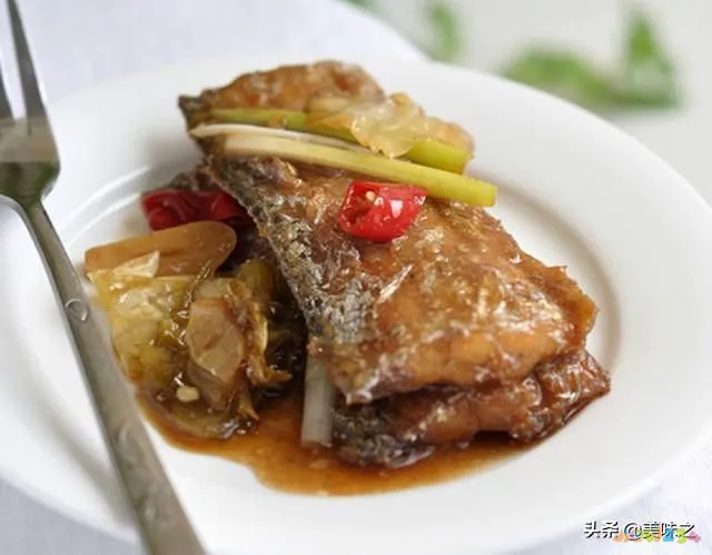 家常红烧带鱼的做法_家常红烧做法带鱼怎么做_简单红烧带鱼做法