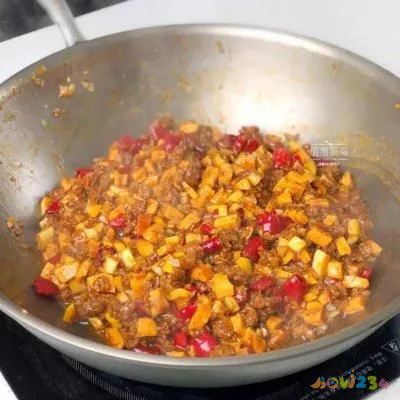 辣椒牛肉酱的家常做法_酱茄子辣椒的做法_辣椒炒牛肉家常做法