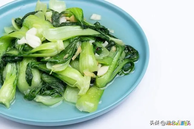 素炒青菜家常_木耳炒素鸡翅的做法大全家常_家常炒青椒怎么炒好吃