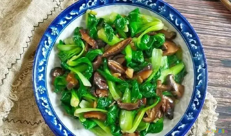 芹菜炒猪肝的家常做法_芹菜炒猪肝怎么炒好吃_芹菜炒家常猪肝做法视频