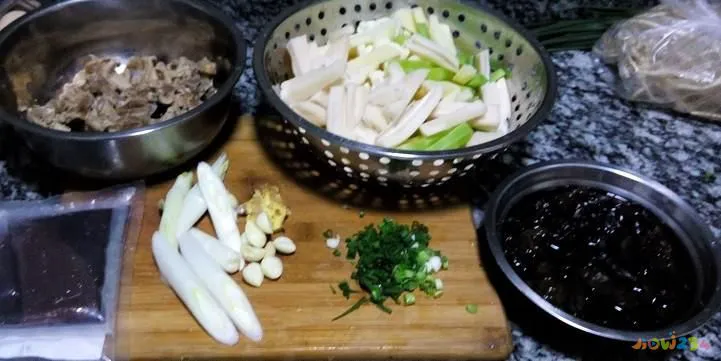 排骨火锅的家常做法_麻辣排骨火锅家常做法_清炖排骨火锅做法大全家常做法大全