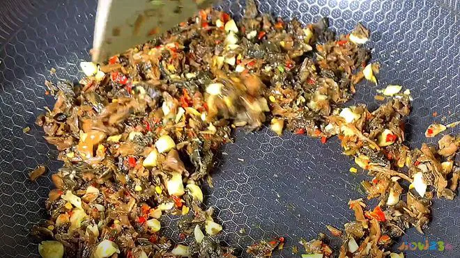 红烧鸡爪家常做法_红烧鸡爪家常做法大全_家常红烧肉的做法拌面的做法