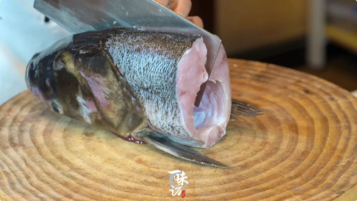 剁椒鱼头的家常做法_家常鱼头做法剁椒怎么做_鱼头剁椒能做什么菜