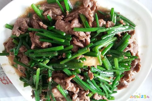 烙韭菜茄盒的家常做法图_凉拌韭菜的家常做法_韭菜花的凉拌做法