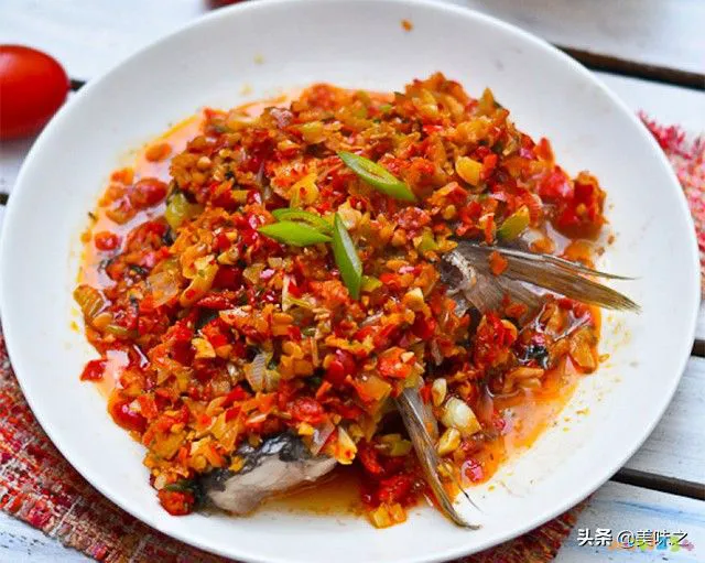 剁椒鱼头的家常做法_家常鱼头做法剁椒怎么做_鱼头剁椒鱼头