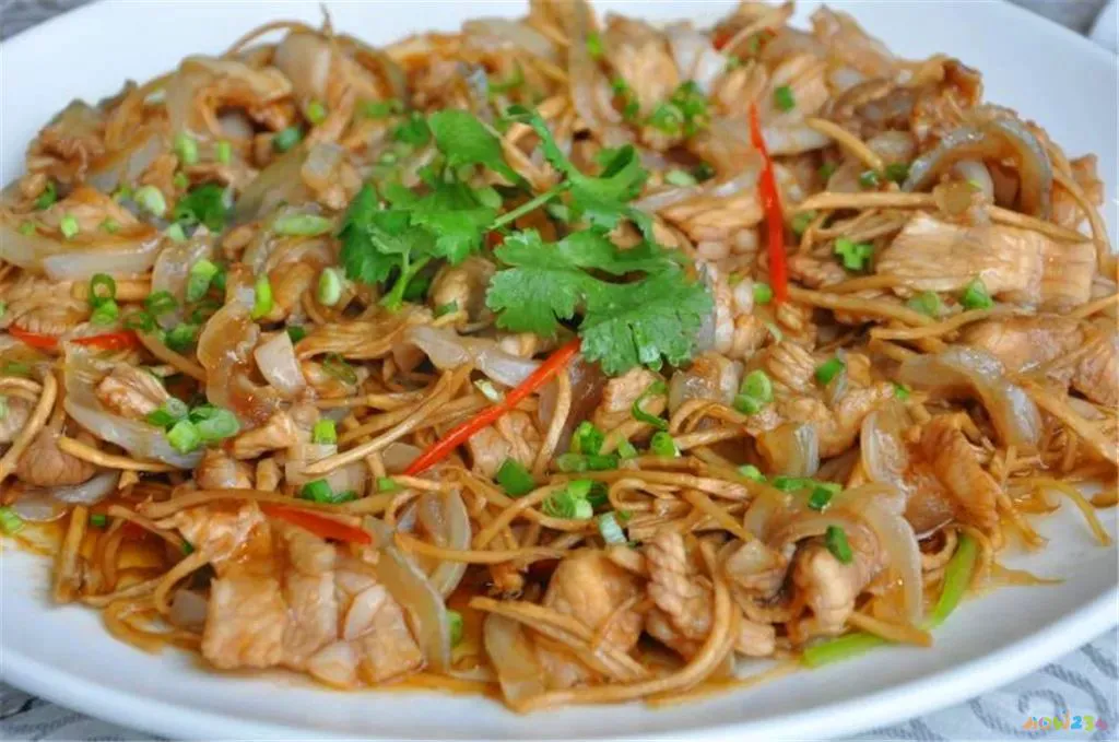 生活一点通五花肉炖鱼_五花肉炖鱼的家常做法_家常五花肉做法炖鱼视频