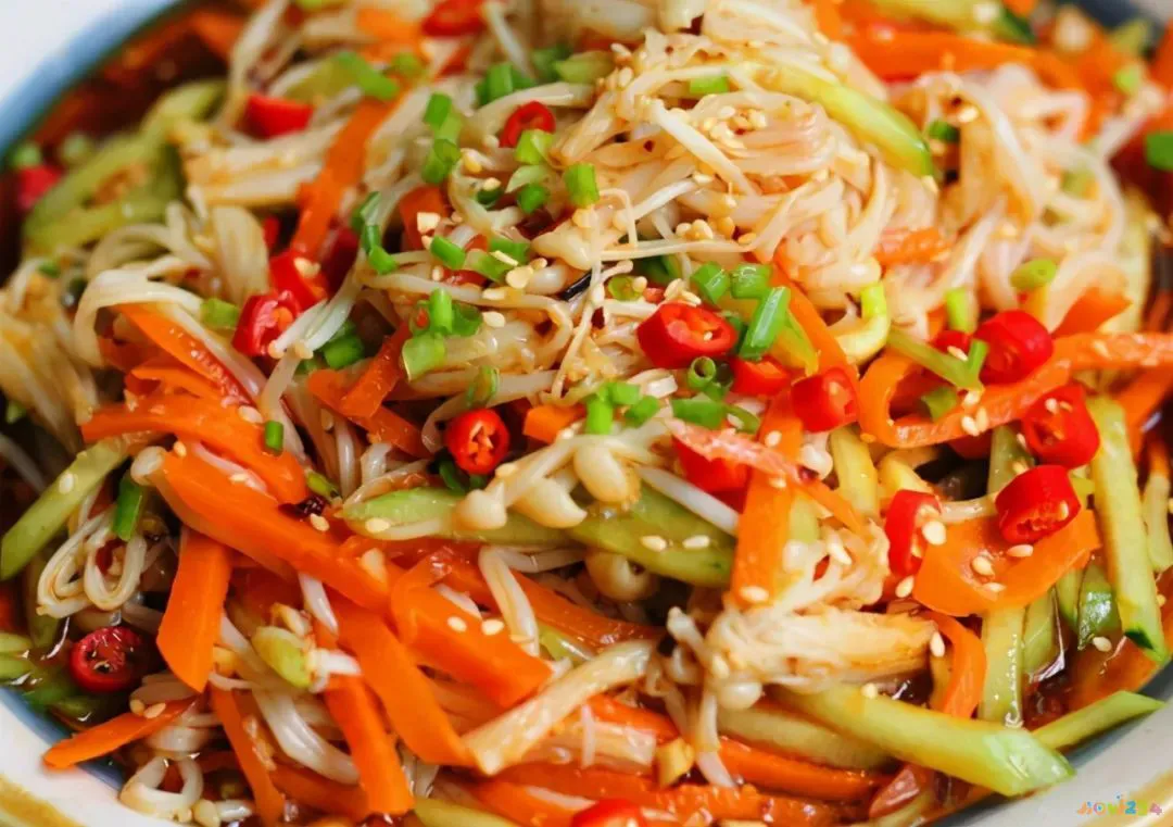 凉拌凉粉的家常做法_白面凉粉的家常做法_凉粉凉拌做法大全家常