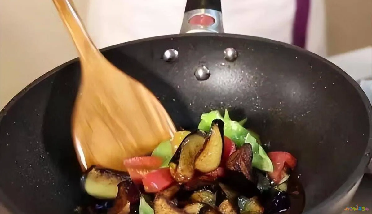 红烧冬瓜的家常做法_米饭试验_准备米饭