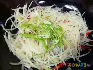 简单酸辣土豆丝_酸辣土豆丝的家常做法_31种土豆家常做法酸辣土豆丝