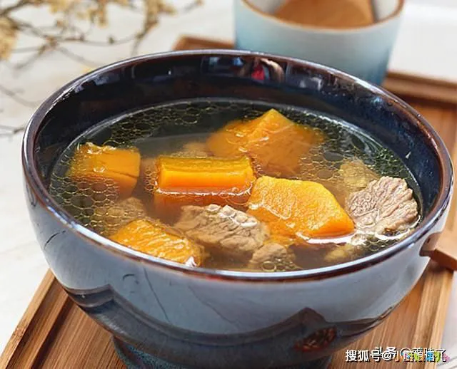 炖牛肉的家常做法_土豆蕃茄炖牛肉家常做法_番茄炖牛肉家常做法