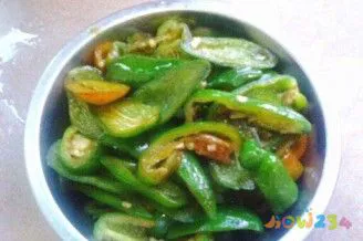 家常鱿鱼炒韭菜的做法_汕头鱿鱼炒韭菜的做法_鱿鱼炒韭菜的做法大全