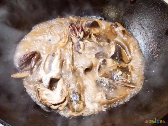 鱼杂炖豆腐的做法_鱼炖茄子的家常做法_家常炖海杂鱼