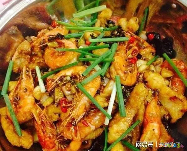 蒜蓉辣酱鱼的家常做法_蒜茸辣酱家常做法大全_家常自制香辣酱的做法