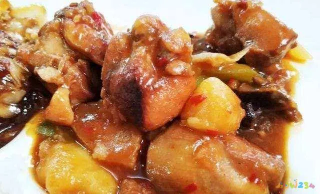 炖鲤鱼家常做法怎么做_炖鲤鱼家常做法最好吃_家常炖鲤鱼的做法