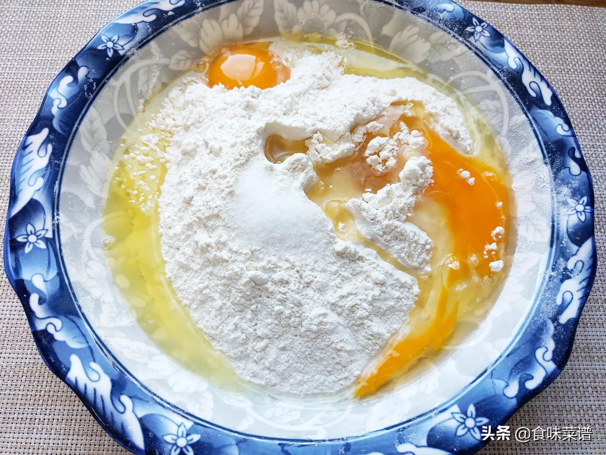 煎饼果子的家常做法_山东煎饼家常做法_煎饼里果子的做法大全