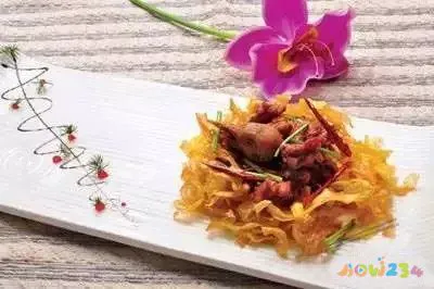 板鸭烧年糕家常做法_年糕烧鸭制作方法_年糕烧板鸭的做法大全窍门