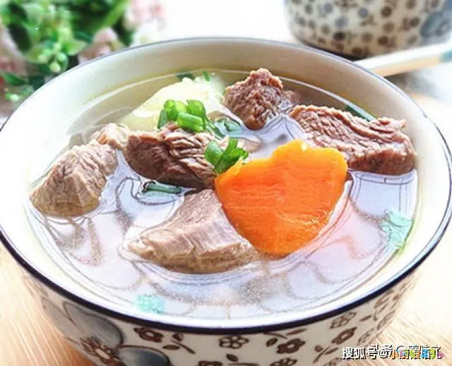 番茄炖牛肉家常做法_土豆蕃茄炖牛肉家常做法_炖牛肉的家常做法