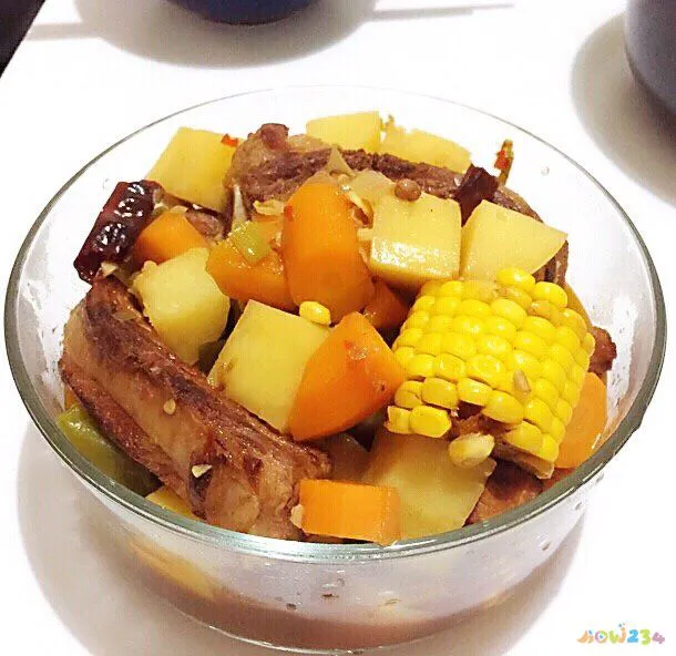 排骨炖豆角家常做法_炖排骨汤的家常做法_排骨炖玉米粒做法大全家常