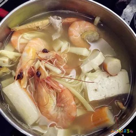 家常鸡蛋_鸡蛋酸辣汤的家常做法_鸡蛋炒蒜苔的家常做法