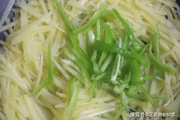 简单酸辣土豆丝_酸辣土豆丝的家常做法_31种土豆家常做法酸辣土豆丝