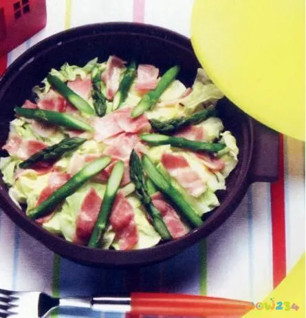 塔吉锅芦笋圆白菜蒸培根