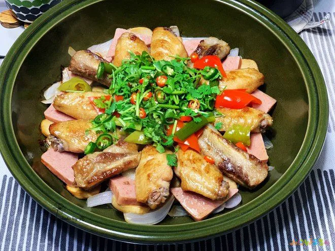 塔吉锅排骨鸡翅