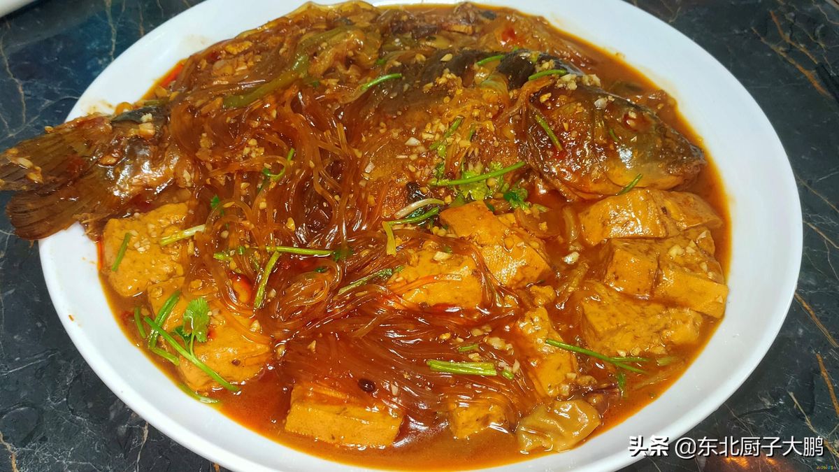 排骨炖鲤鱼家常做法_家常炖鲤鱼的做法_炖鲤鱼家常做法最好吃