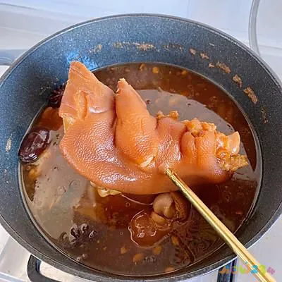 酱猪蹄的家常做法_家常酱猪蹄的做法_家庭酱猪蹄儿制作方法窍门