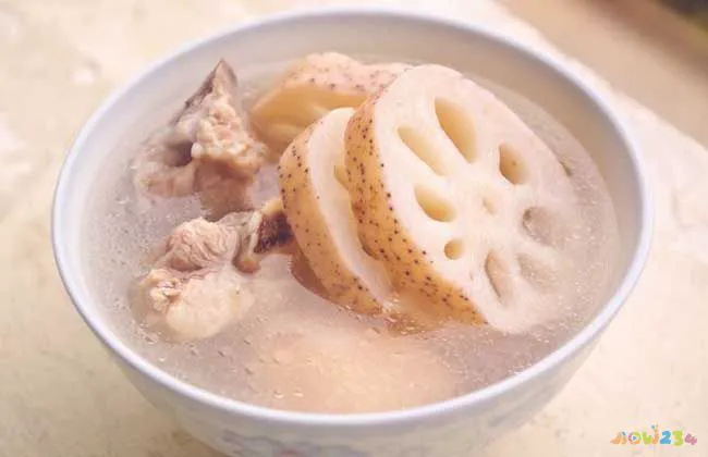 炖排骨藕家常做法视频_如何炖排骨藕好吃_排骨炖藕的家常做法