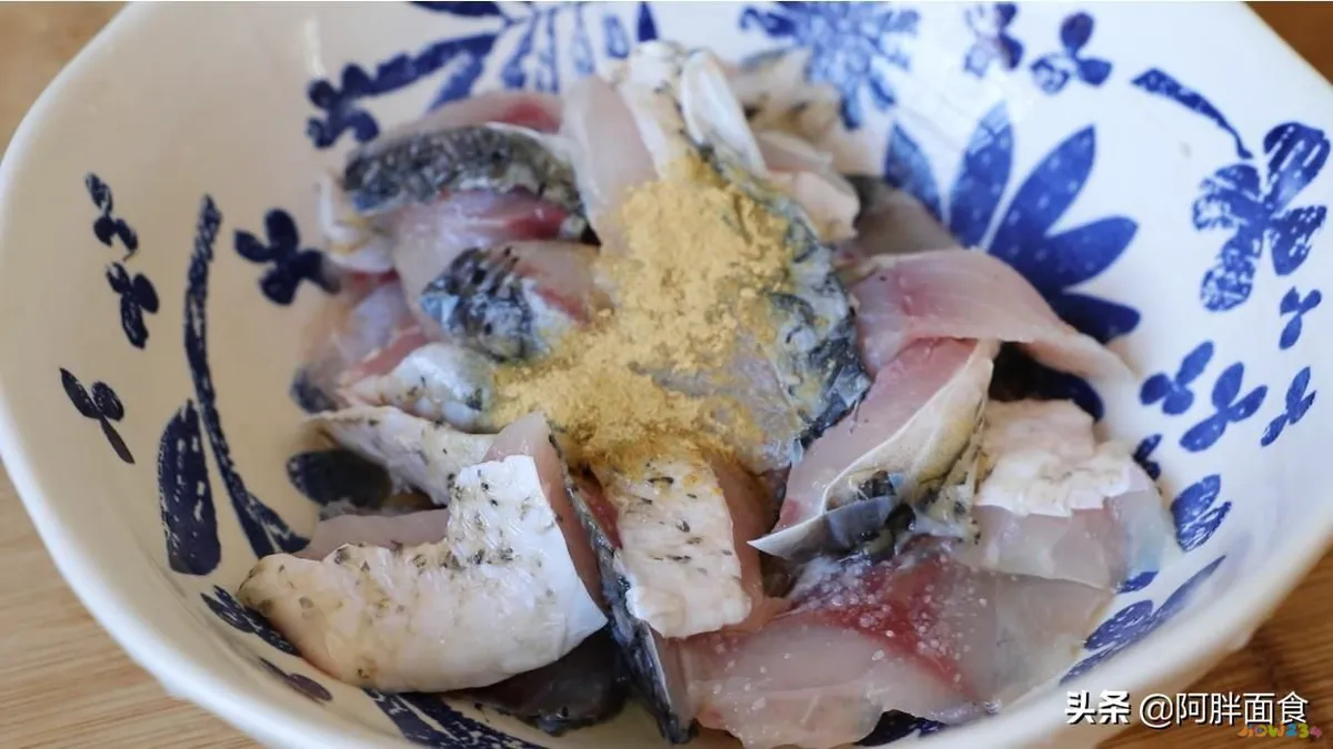 炖鲤鱼家常做法最好吃_炖鲤鱼家常做法怎么做_家常炖鲤鱼的做法