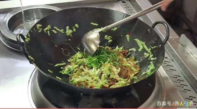 鲜冬笋炒回锅肉的家常做法_云南小吃炒米线家常_家常速炒