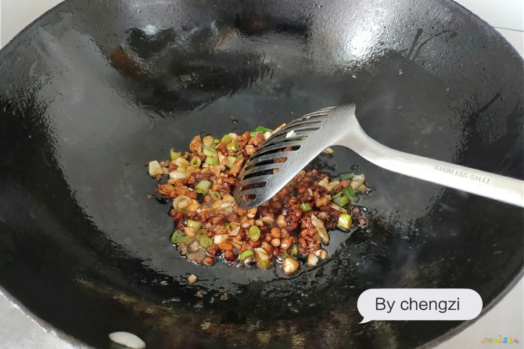 蒜烧茄子的家常做法_家常蒜茄子的做法_蒜烧茄子的家常做法视频