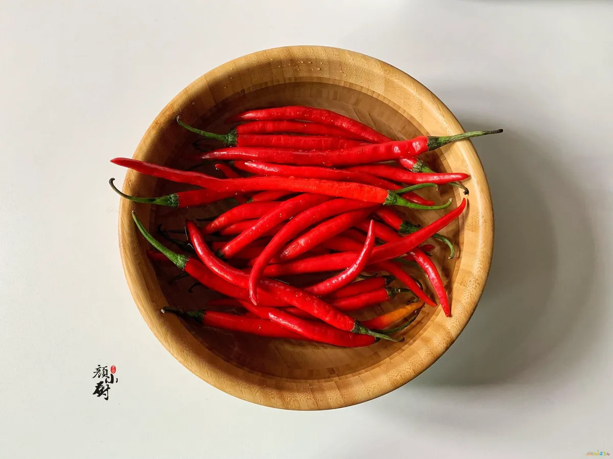 家常自制香辣酱的做法_自制辣酱的做法_蒜蓉辣酱鱼的家常做法