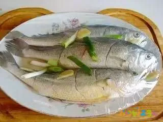 红烧黄花鱼的家常做法_清蒸黄花鱼的家常做法_速冻黄花鱼的家常做法